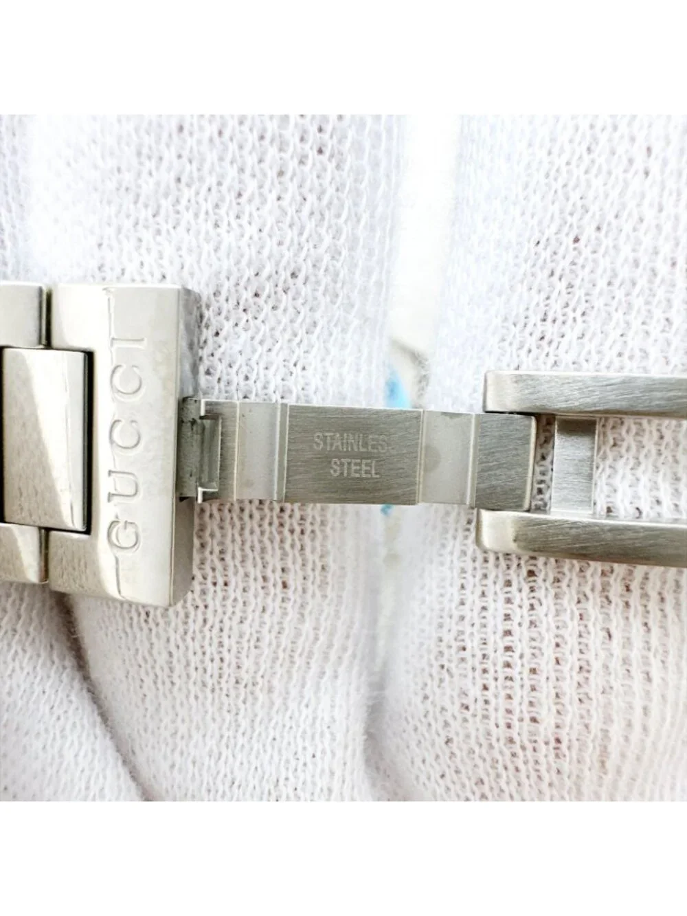 Gucci 142.5 Watch Diamond Quartz Stainless Steel 15.5